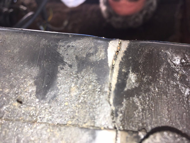 longeron 3 dessous.JPG (387.79 Kio) Vu 9943 fois bras avant G vu de dessous