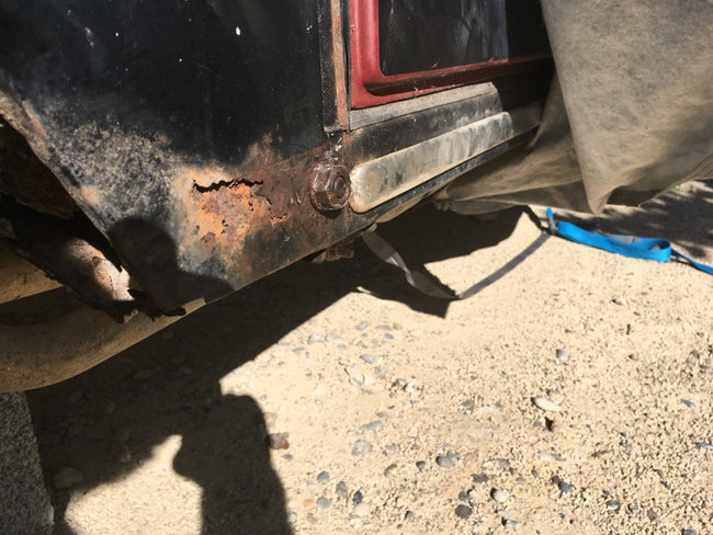 Av G.JPG (454.82 Kio) Vu 10117 fois Av G l'écrou de fixation de l'aile tourne avec la vis, dans le vide.