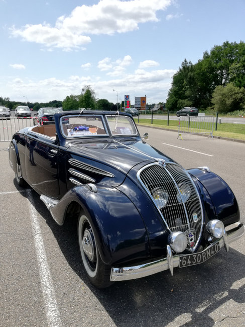 Peugeot 402 Eclipse 1935.jpg