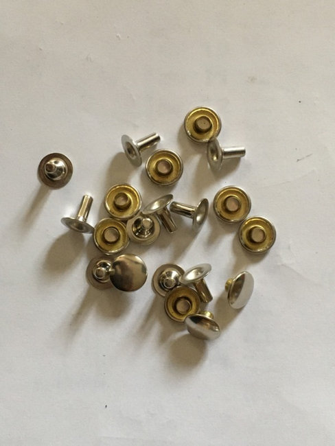 Rivets de bavettes_R.JPG