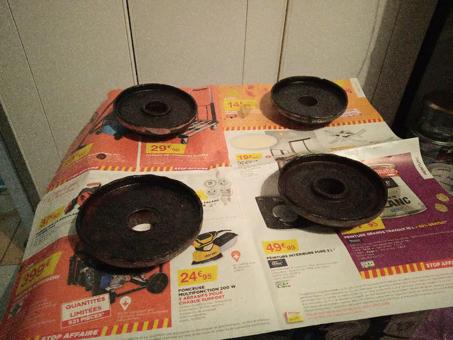 IMG_20201031_195743.jpg (1.23 Mio) Vu 4503 fois Une couche de férose avant le noir satin.