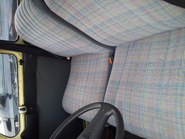 20130526_181819.jpg (864.32 Kio) Vu 10337 fois sièges avant restauration