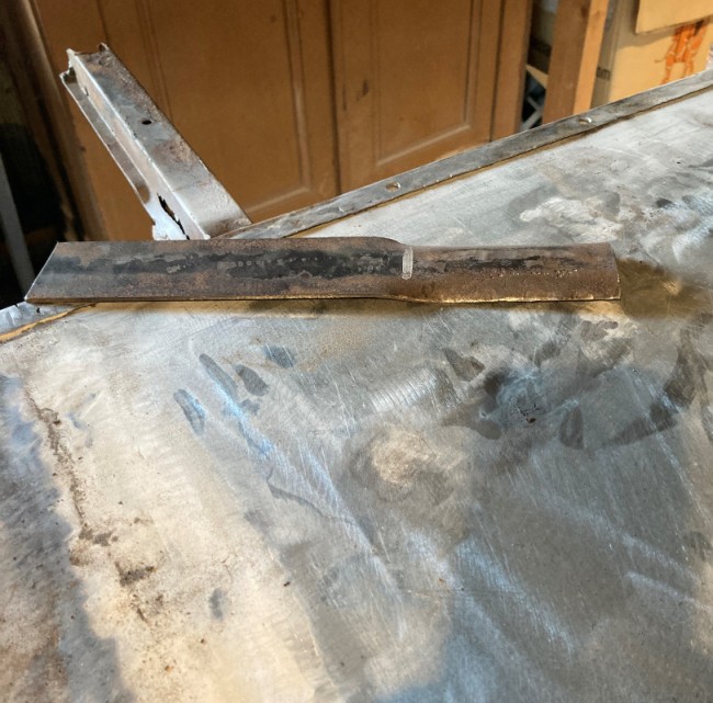 20210730_073042336_iOS (2).jpg (236.28 Kio) Vu 4670 fois Un fer plat de 50/2 pour la semelle