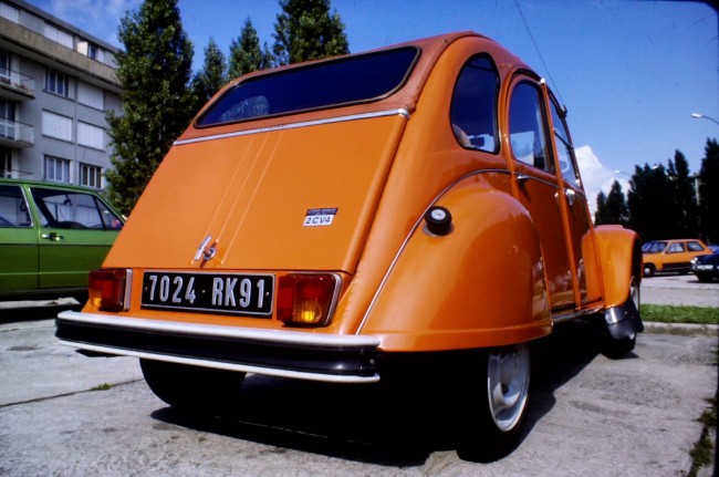 1977 septembre 2CV4 (4).JPG