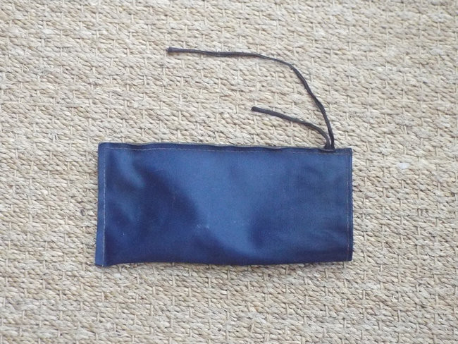 trousse bleue,  donc entre septembre 59 et septembre 62; les coutures sont à angle droit