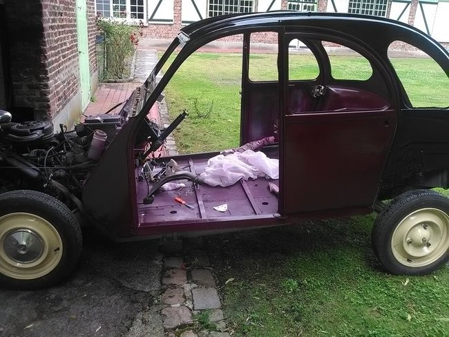 voici ma 2cv a venir .