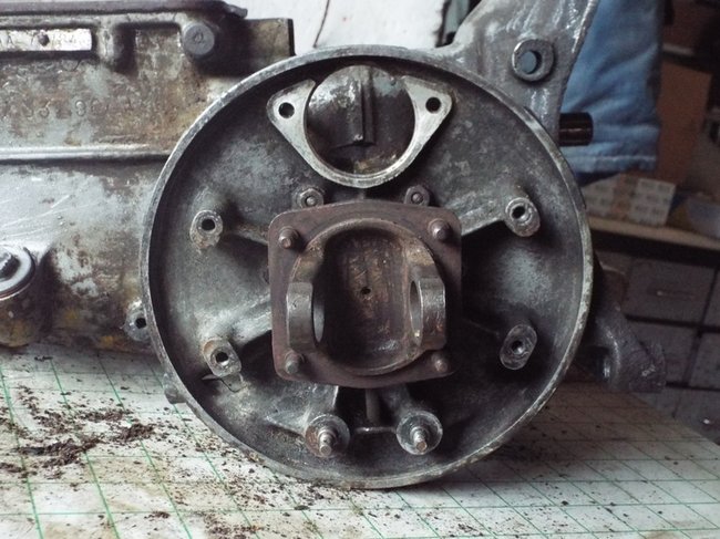 DSCF4215_R.JPG (293.69 Kio) Vu 8433 fois Le plateau de frein en alu déshabillé.