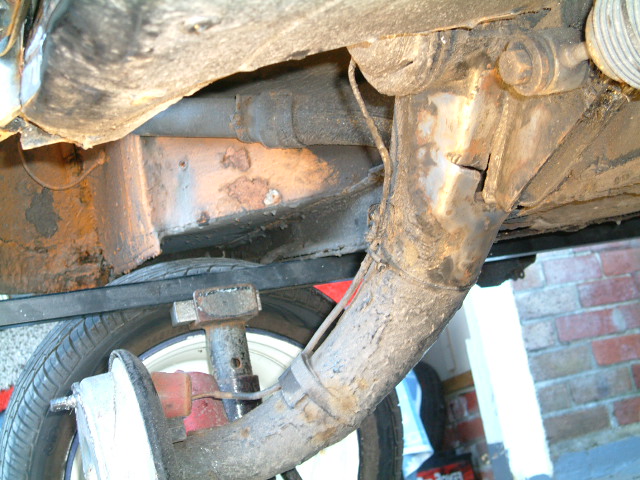 Axle arm rear right hand side suspension damage. 2nd Feb. 2018.JPG