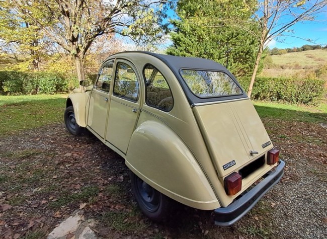 2cv-legende_1.JPG