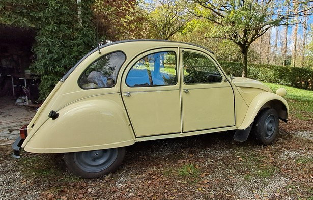 2cv-legende_3.JPG