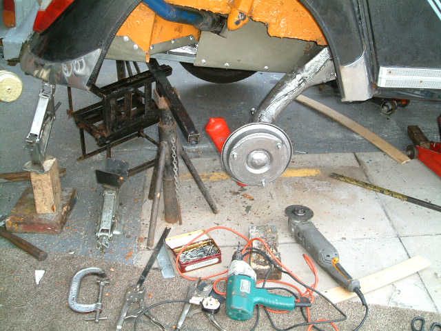 Strengthing under side O.S. wheel arch..JPG