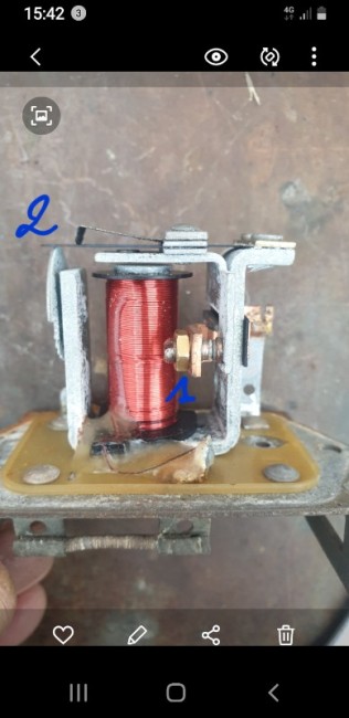 Régulateur à nu, 1 vis de réglage, 2 quand on visse 1 il vient toucher