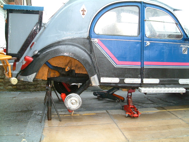 Before underside wheel arch modification work commencment..JPG