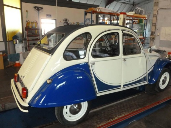 2CV-bleu-blanche0014-768x576.jpg