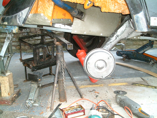 Bolted extra underside panelling to Chassis.JPG