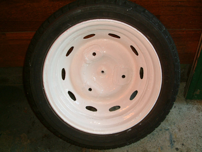 REBUILT WHEEL INSIDE REPAINTED..JPG