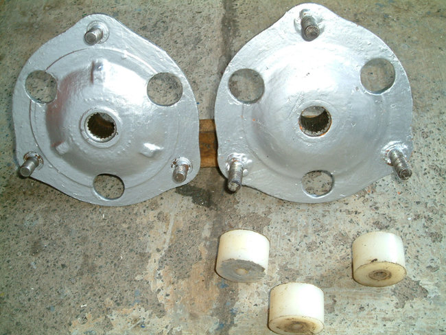 FRONT .C.V. HUBS WITH SPACERS. 1st.JPG