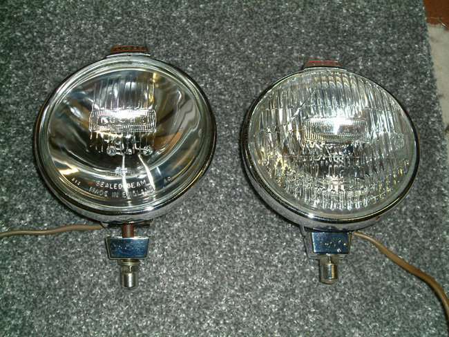 A GOOD PAIR OF SPOT LAMPS 3. Nov. 2017.JPG