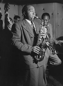 220px-Charlie_Parker,_Tommy_Potter,_Miles_Davis,_Max_Roach_(Gottlieb_06941).jpg