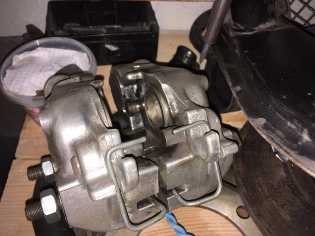 étrier propre.JPG (375.58 Kio) Vu 11057 fois un étrier de frein nettoyé