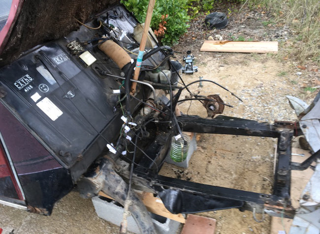 deuche vide.JPG (556.33 Kio) Vu 11057 fois on y voit plus clair