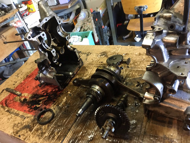 moteur ouvert.JPG (545.3 Kio) Vu 11897 fois Là c'est bon, je crois que c'est assez ouvert