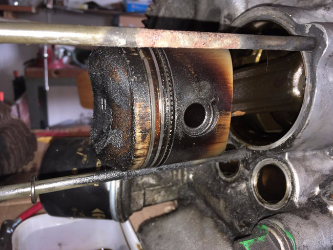 piston droit.JPG (421.25 Kio) Vu 10823 fois Piston droit (celle-là elle fait particulièrement peur je trouve)