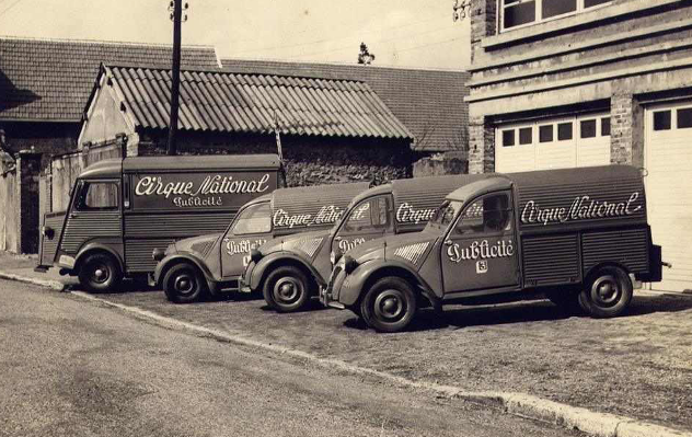 2CV Pub (4).PNG