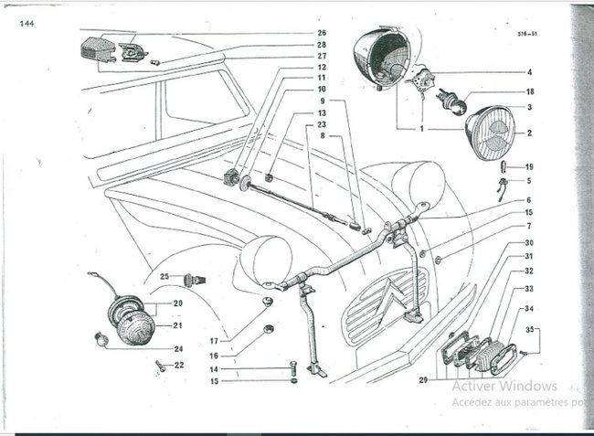 Eclairage avant 2 CV 4 1070.jpg