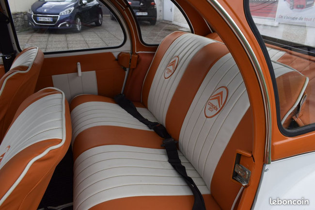 interieur2cv1.jpg