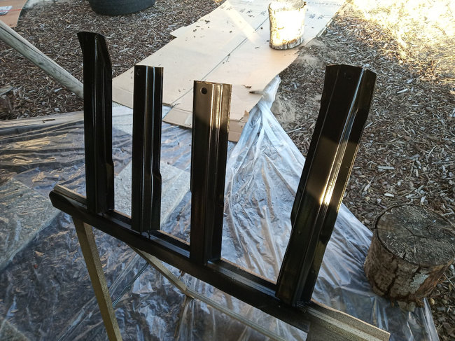 IMG_20200903_192804.jpg (1 Mio) Vu 8130 fois les supports neufs sont assez bien peints.