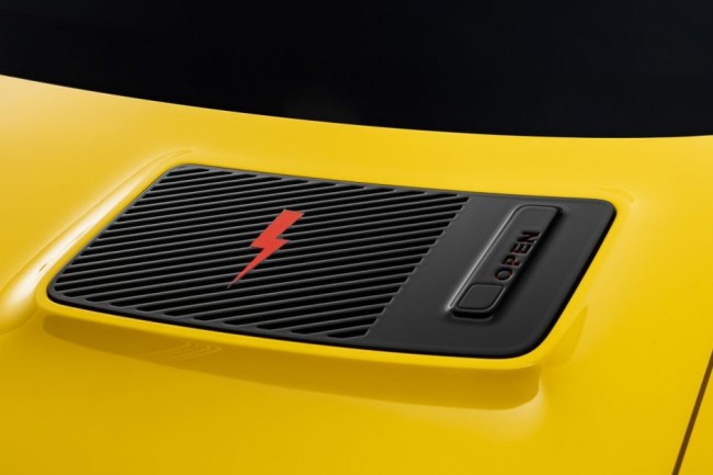 renault-5-prototype-1280x853-detail-prise.jpg