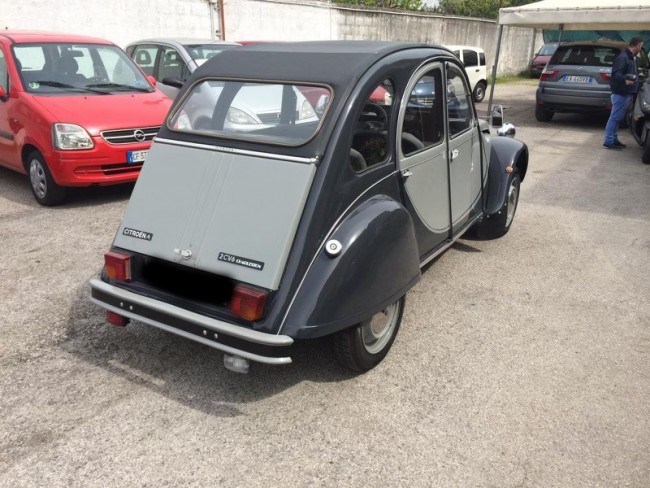 coté droit 2cv.jpg