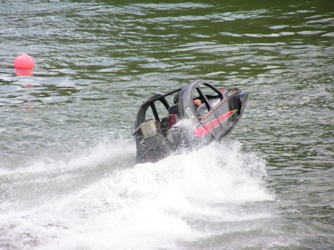 503 course de 2 chevaux sur l'eau.JPG