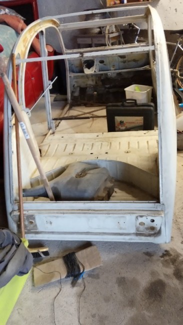 chantier 2cv 2.jpg