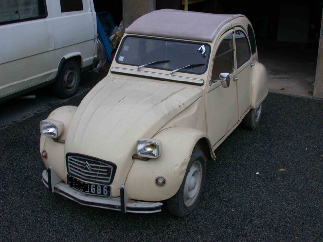 2 CV6 CLUB 77.jpg