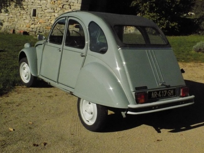 2CV 6 1977.jpg