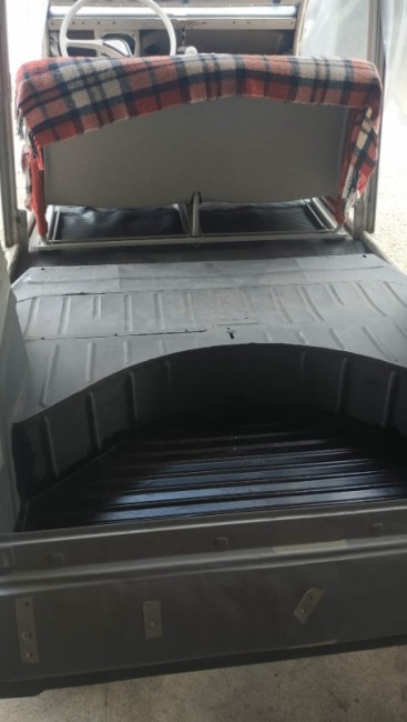 IMG_20230806_120841.jpg (87.92 Kio) Vu 6890 fois Démontage de la banquette arrière.