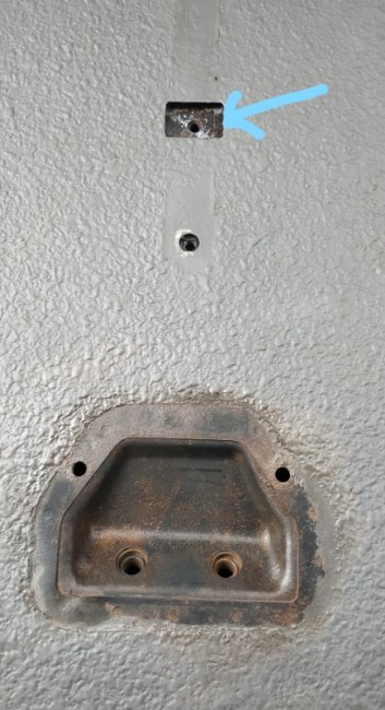 IMG_20230806_162258 (3).jpg (135.66 Kio) Vu 6830 fois Emplacement fixation ceinture de sécurité.