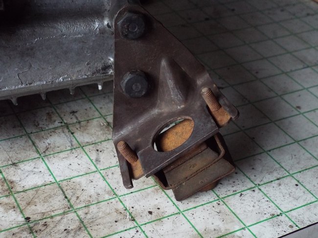 DSCF4161_R.JPG (294.93 Kio) Vu 9831 fois Les supports moteur.