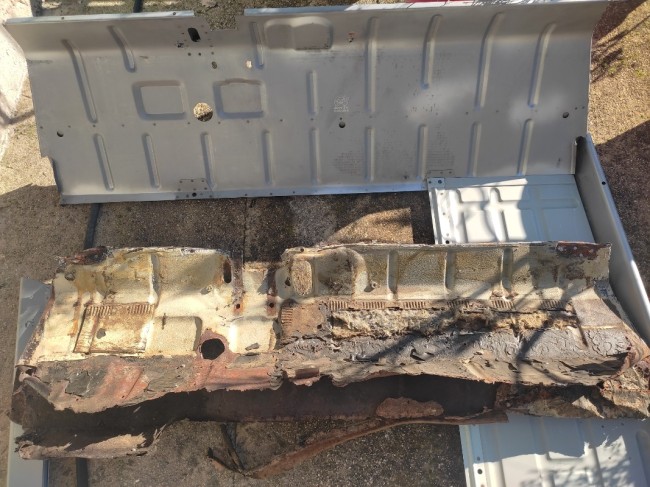 IMG_20231119_112938.jpg (286.31 Kio) Vu 8798 fois Pas de passage de tringle d'accélérateur