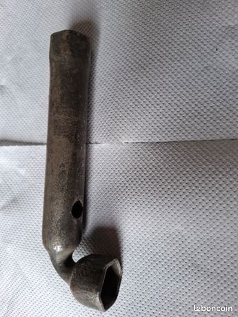clef à bougie 2cv 1954.jpg