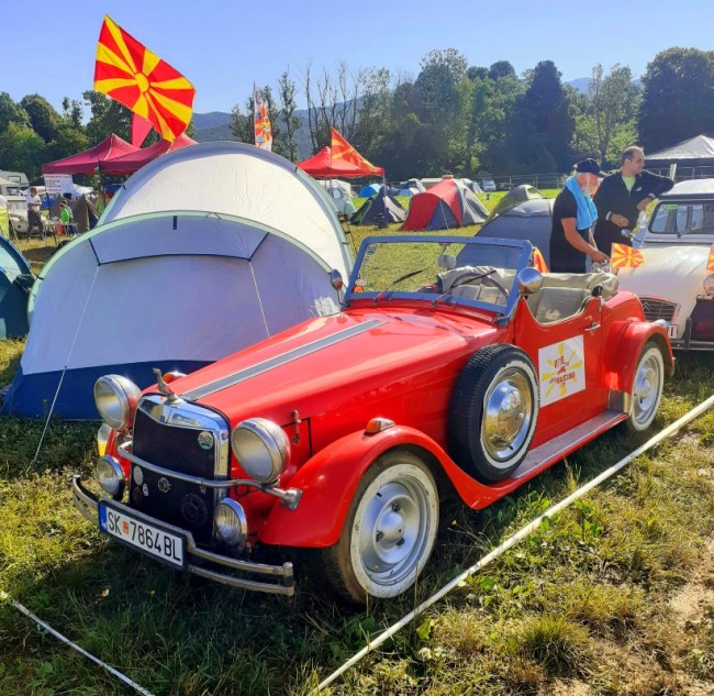 2cv rouge.jpg